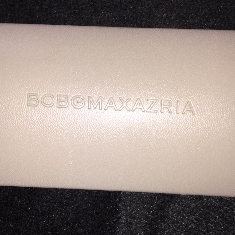 BCBGMAXAZRIA hard clamshell case - Picture 3 of 8